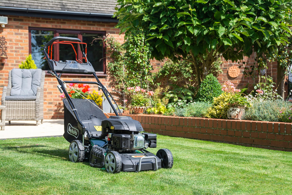 Webb WER460SP 18"/46cm Self-Propelled Rotary Petrol Lawn Mower, 141cc, 7 Cutting Heights, 55L Bag - 3 Year Guarantee (18")